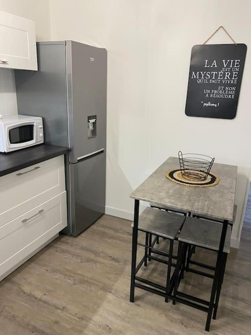 Super Appartement T3 Proche Gare Санс Экстерьер фото