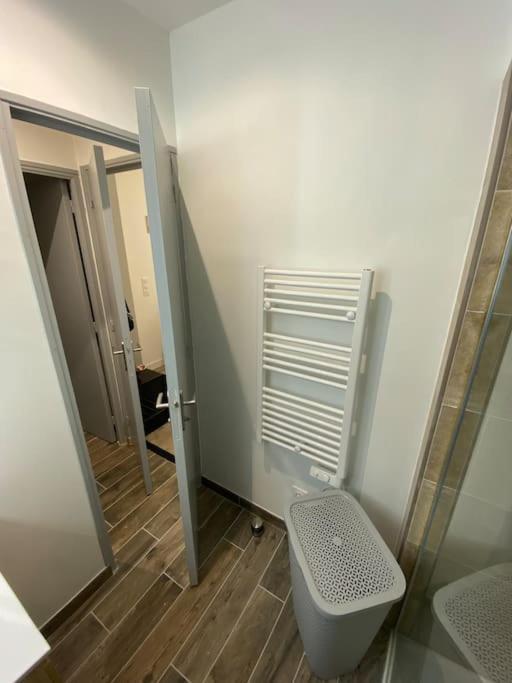 Super Appartement T3 Proche Gare Санс Экстерьер фото